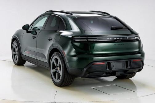 2025 Porsche Macan 4S