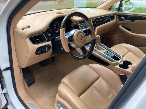 2015 Porsche Macan Turbo