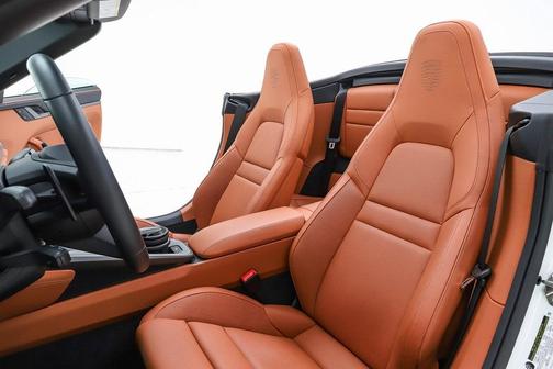 2025 Porsche 911 Carrera