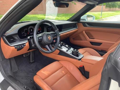 2025 Porsche 911 Carrera