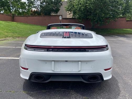 2025 Porsche 911 Carrera