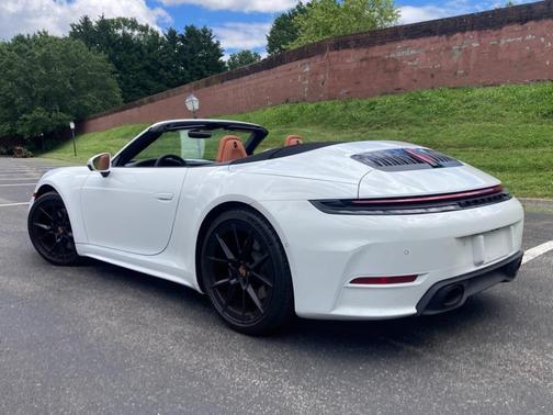 2025 Porsche 911 Carrera