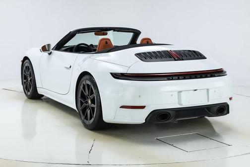 2025 Porsche 911 Carrera