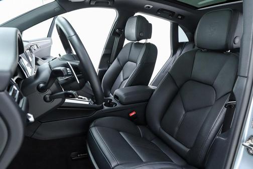 2025 Porsche Macan T