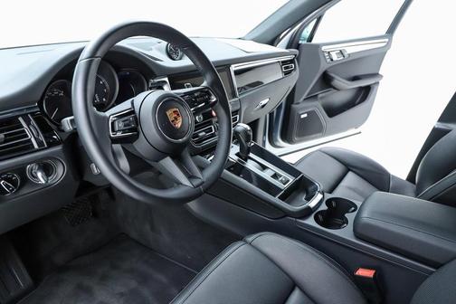 2025 Porsche Macan T