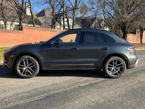 2025 Porsche Macan 