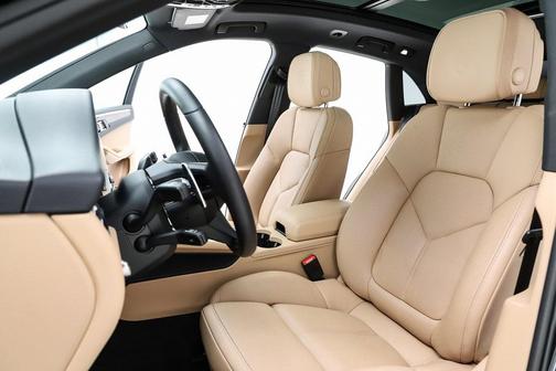 2025 Porsche Macan T