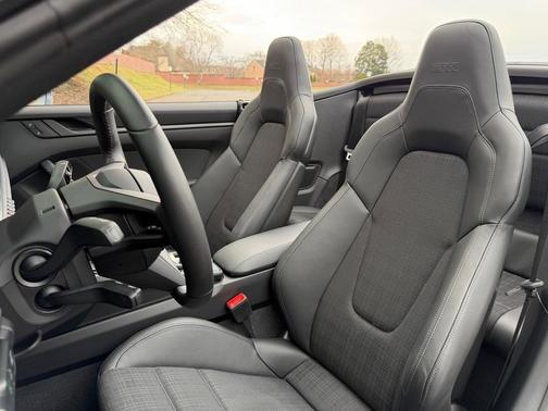 2025 Porsche 911 Carrera T