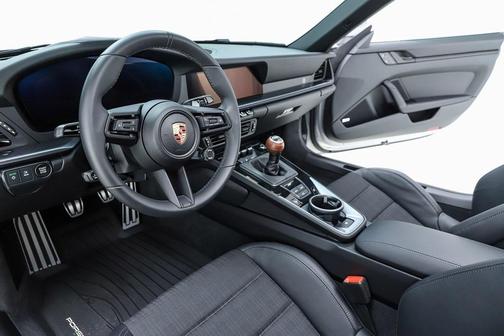 2025 Porsche 911 Carrera T