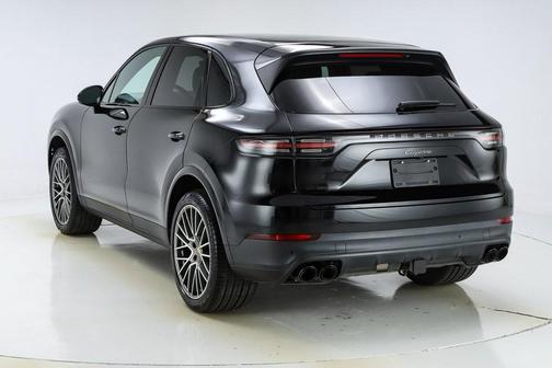 2023 Porsche Cayenne Platinum Edition