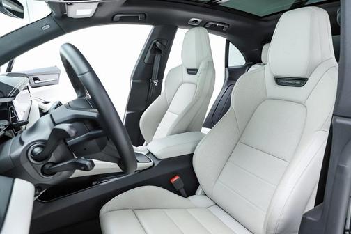 2024 Porsche Macan 4