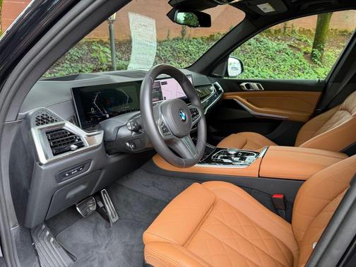 Carbon Black Metallic 2026 BMW X5 xDrive40i