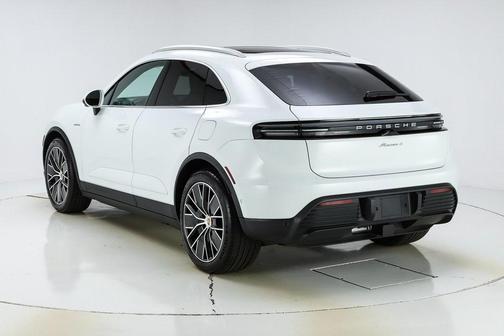 2025 Porsche Macan 4