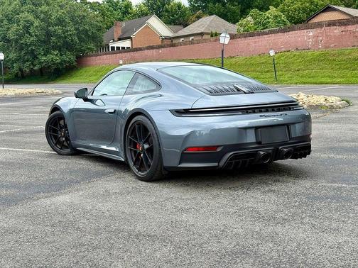 Vanadium Grey Metallic 2026 Porsche 911