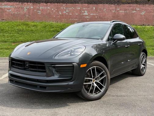 Volcano Grey Metallic 2026 Porsche Macan