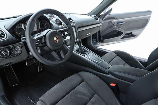 2025 Porsche 718 Cayman GT4 RS