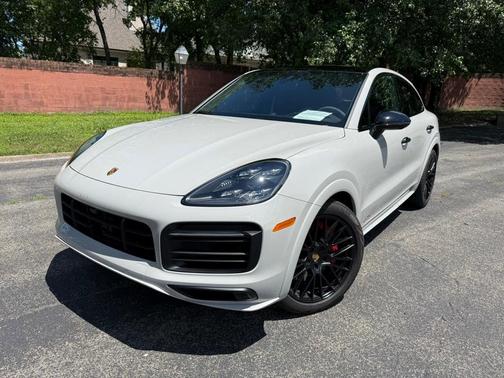 2022 Porsche Cayenne GTS