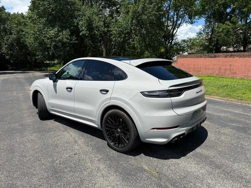2022 Porsche Cayenne GTS