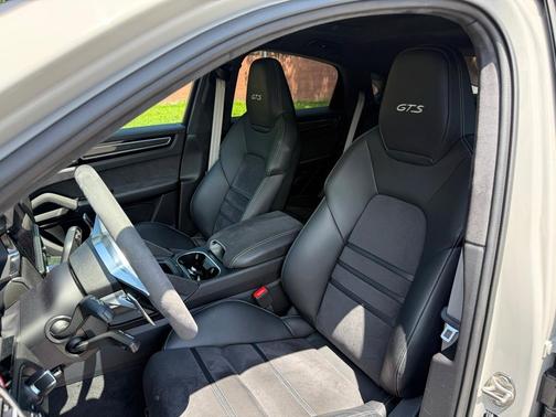 2022 Porsche Cayenne GTS