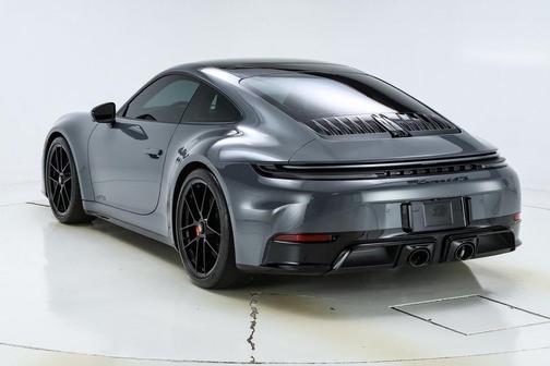 2025 Porsche 911 Carrera 4 GTS