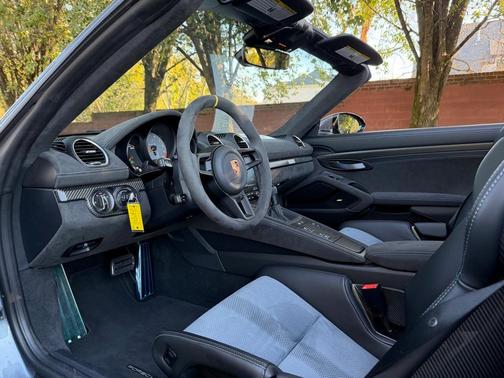 2025 Porsche 718 Spyder RS