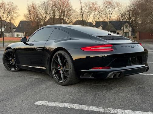 2018 Porsche 911 Carrera