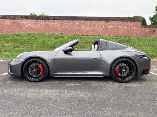 2024 Porsche 911 Targa 4 GTS