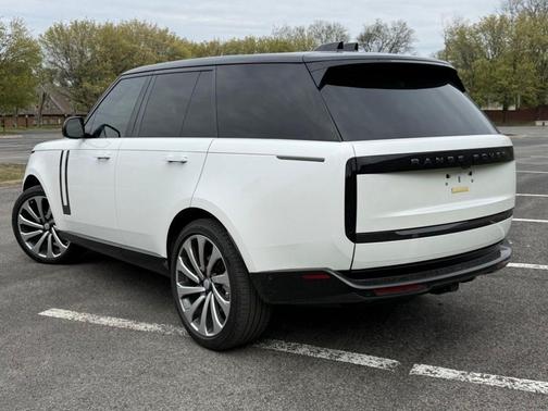 2025 Land Rover Range Rover P400 SE