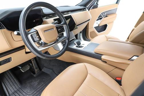 Ostuni Pearl White 2025 Land Rover Range Rover P400 SE