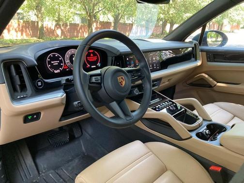 2024 Porsche Cayenne Base