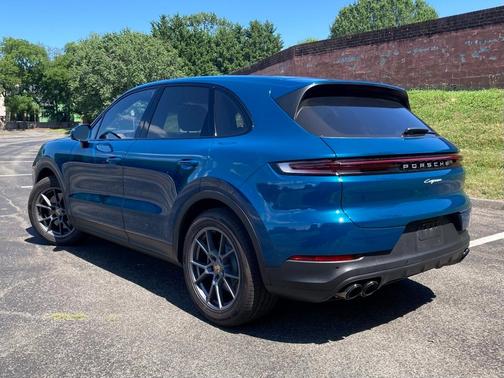 2024 Porsche Cayenne Base