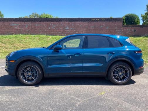 2024 Porsche Cayenne Base