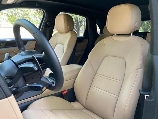 2024 Porsche Cayenne Base