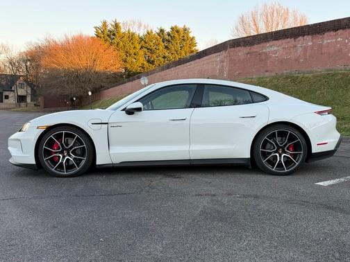 2025 Porsche Taycan 4S