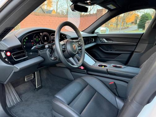 2025 Porsche Taycan 4S