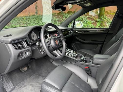 Chalk 2025 Porsche Macan S