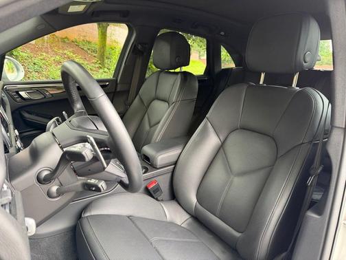 Chalk 2025 Porsche Macan S