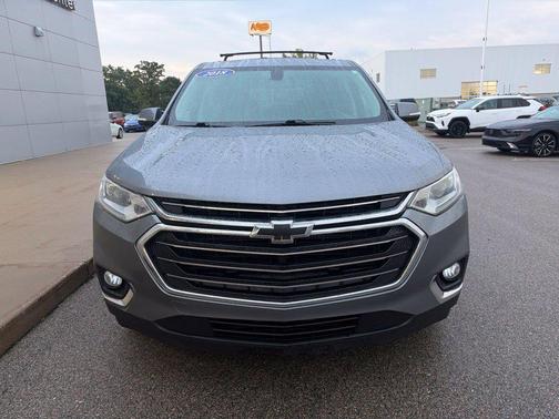 Satin Steel Metallic 2018 Chevrolet Traverse LT Cloth