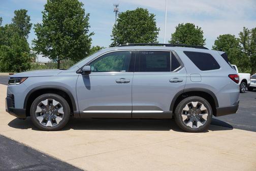 Sonic Gray Pearl 2026 Honda Pilot Touring 8-Passenger