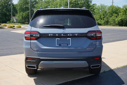 Sonic Gray Pearl 2026 Honda Pilot Touring 8-Passenger