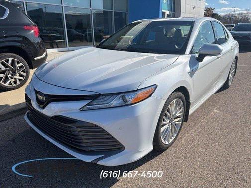 2018 Toyota Camry Hybrid SE