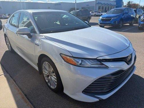 2018 Toyota Camry Hybrid SE