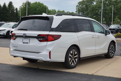 Platinum White Pearl 2026 Honda Odyssey EX-L