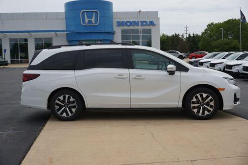 Platinum White Pearl 2026 Honda Odyssey EX-L