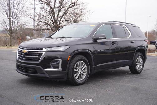 Mosaic Black Metallic 2023 Chevrolet Traverse LT Cloth