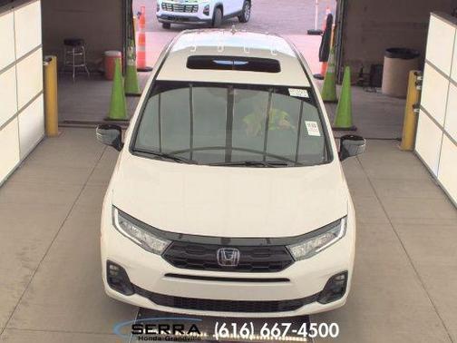 White 2025 Honda Odyssey Sport-L