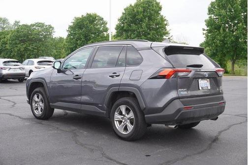 2022 Toyota RAV4 Hybrid XLE