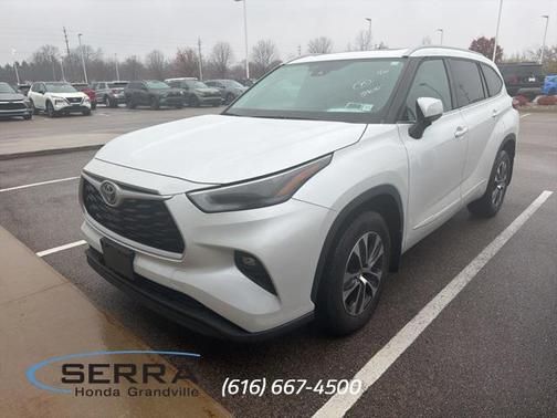 2022 Toyota Highlander XLE