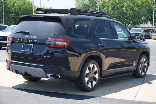 Crystal Black Pearl 2026 Honda Pilot Elite