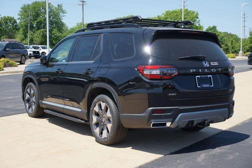 Crystal Black Pearl 2026 Honda Pilot Elite